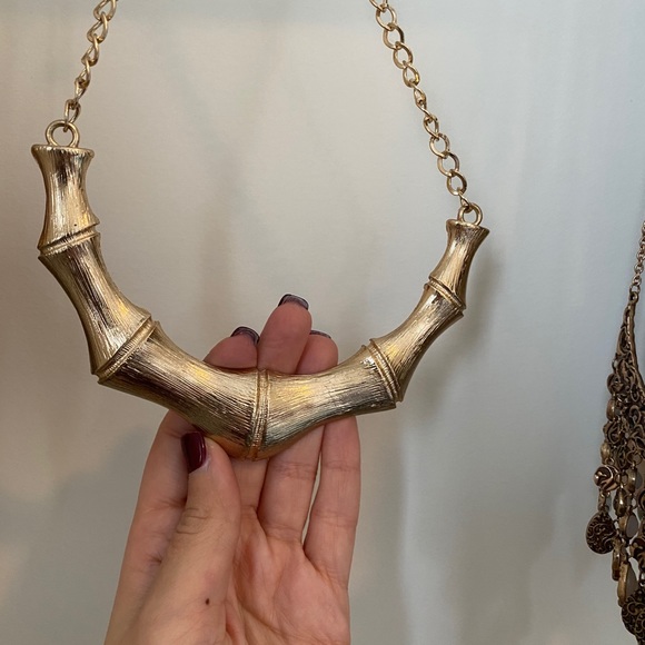 Statement necklace - Picture 3 of 3